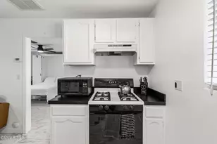 1484 N Rose St, Burbank, CA 91505 - Photo 9