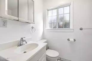 1484 N Rose St, Burbank, CA 91505 - Photo 51