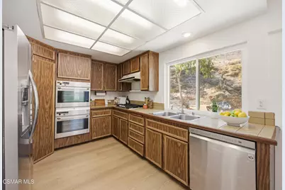 341 Raindance Street, Thousand Oaks, CA 91360 - Photo 13