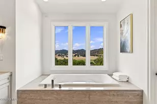 2342 Heatherbank Court, Thousand Oaks, CA 91361 - Photo 17