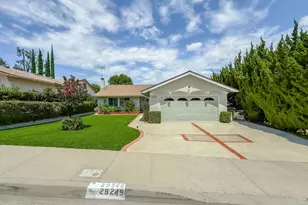 29249 Hillrise Dr, Agoura Hills, CA 91301 - Photo 3