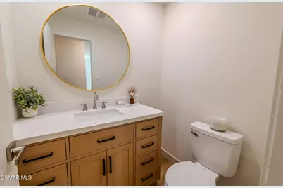8018 Winnetka Avenue, Winnetka, CA 91306 - Photo 15