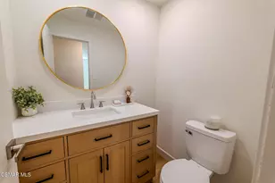8018 Winnetka Ave, Winnetka, CA 91306 - Photo 15