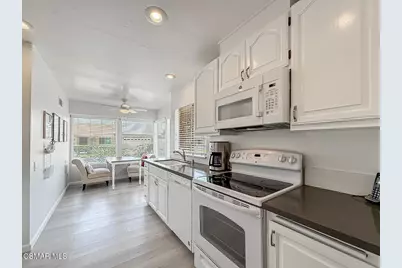 16150 Village 16 Drive, Camarillo, CA 93012 - Photo 11