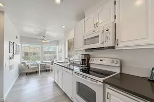 16150 Village 16 Dr, Camarillo, CA 93012 - Photo 11