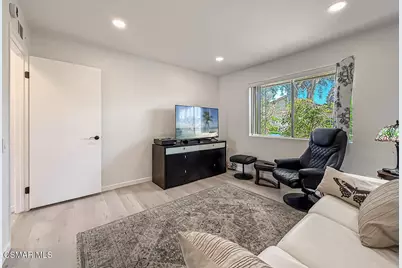 16150 Village 16 Drive, Camarillo, CA 93012 - Photo 19