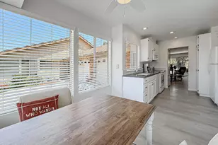 16150 Village 16 Dr, Camarillo, CA 93012 - Photo 15