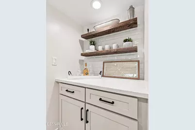 8326 Fable Avenue, West Hills, CA 91304 - Photo 9