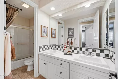 5068 Shady Trail Street, Simi Valley, CA 93063 - Photo 89