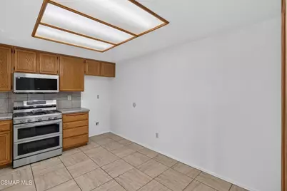 704 Wind Willow Way, Simi Valley, CA 93065 - Photo 19