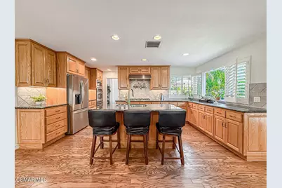 667 Azure Hills Drive, Simi Valley, CA 93065 - Photo 13
