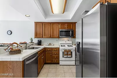 1806 Rory Lane #6, Simi Valley, CA 93063 - Photo 17