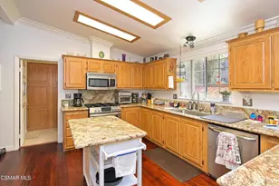 193 Little John Ln, Westlake Village, CA 91361 - Photo 9