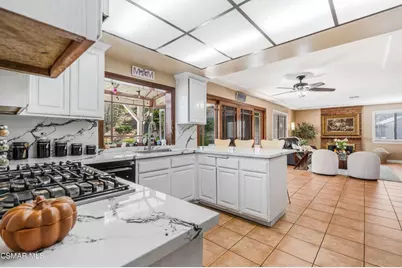 652 Stonebrook Street, Simi Valley, CA 93065 - Photo 11