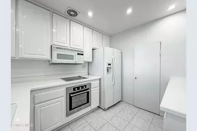 10435 Larwin Avenue, Chatsworth, CA 91311 - Photo 17