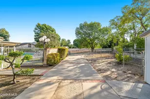 587 Calle Sequoia, Thousand Oaks, CA 91360 - Photo 59