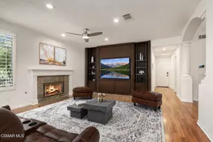 921 Ellesmere Way, Oak Park, CA 91377 - Photo 19