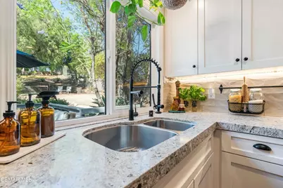 1039 Nonchalant Drive, Simi Valley, CA 93065 - Photo 15
