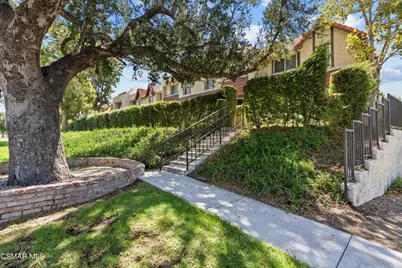 27656 Ironstone Drive #5, Canyon Country, CA 91387 - Photo 5
