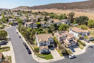 185 Laurel Wood Ct, Simi Valley, CA 93065 - Photo 31