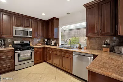 588 Monteleone Avenue, Oak Park, CA 91377 - Photo 13