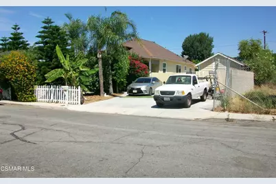 923 Pacific Avenue, Simi Valley, CA 93065 - Photo 1