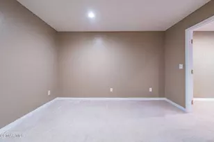 1043 Waltham Rd, Simi Valley, CA 93065 - Photo 33