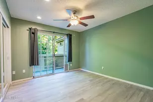 1043 Waltham Rd, Simi Valley, CA 93065 - Photo 21