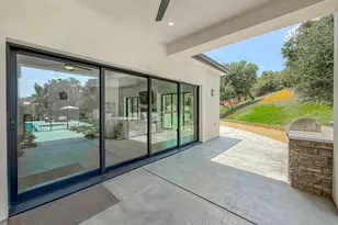 395 Sherwood Ct, Thousand Oaks, CA 91361 - Photo 25