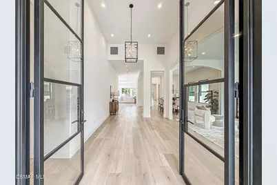 395 Sherwood Court, Thousand Oaks, CA 91361 - Photo 9