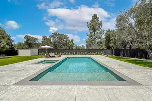 395 Sherwood Ct, Thousand Oaks, CA 91361 - Photo 57