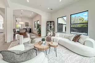 395 Sherwood Ct, Thousand Oaks, CA 91361 - Photo 11