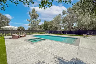 395 Sherwood Ct, Thousand Oaks, CA 91361 - Photo 55