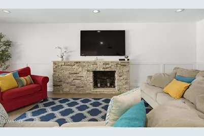 6129 Ellenview Avenue, Woodland Hills, CA 91367 - Photo 9