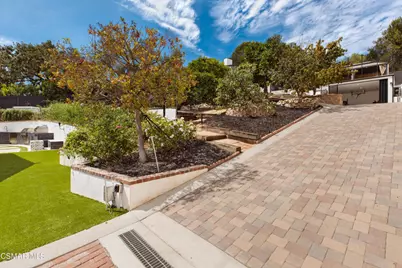 1049 Calle Las Trancas, Thousand Oaks, CA 91360 - Photo 33