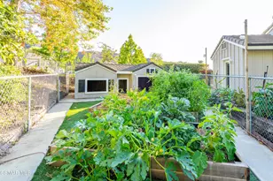 2085 Casual Ct, Simi Valley, CA 93065 - Photo 41