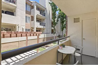 5530 Owensmouth Avenue #114, Woodland Hills, CA 91367 - Photo 3