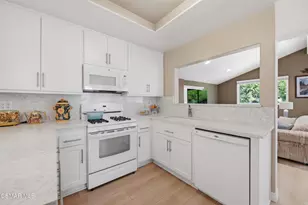 6547 Pinion St, Oak Park, CA 91377 - Photo 11