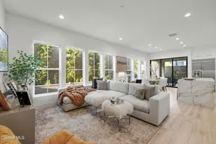 20811 W Bur Oak Circle, Porter Ranch, CA 91326 - Photo 5