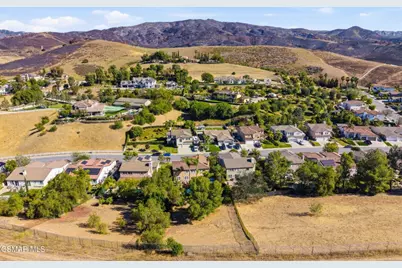 2273 Rudolph Drive, Simi Valley, CA 93065 - Photo 57
