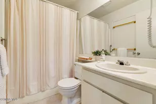 19208 Hamlin St, Reseda, CA 91335 - Photo 23