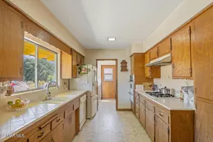 580 Mountain Green Dr, Calabasas, CA 91302 - Photo 21