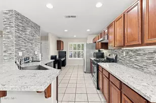 28318 Milbrook Pl, Castaic, CA 91384 - Photo 7