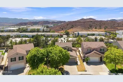 28318 Milbrook Place, Castaic, CA 91384 - Photo 33
