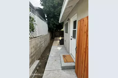 2642 Blue Ridge Circle, Simi Valley, CA 93065 - Photo 41