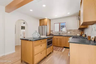 115 W Center Street, Ventura, CA 93001 - Photo 11