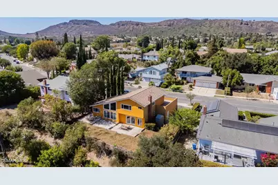688 Velarde Drive, Thousand Oaks, CA 91360 - Photo 33
