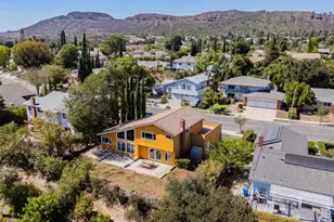 688 Velarde Dr, Thousand Oaks, CA 91360 - Photo 33