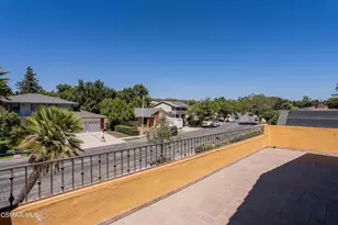 688 Velarde Dr, Thousand Oaks, CA 91360 - Photo 27