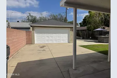 2322 Charlemagne Avenue, Long Beach, CA 90815 - Photo 27